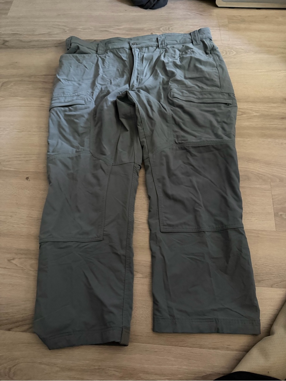 Alaskan Hardwear gray cargo pants size 44x30 #cargo #outdoor